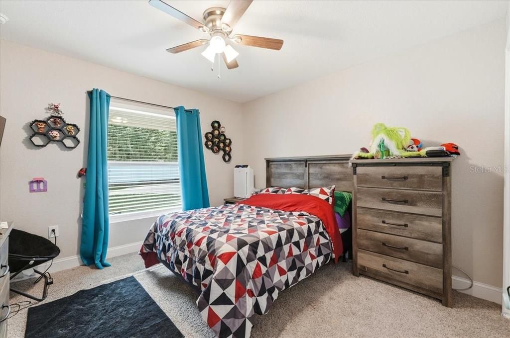 待售: $768,000 (4 贝兹, 2 浴室, 1897 平方英尺)