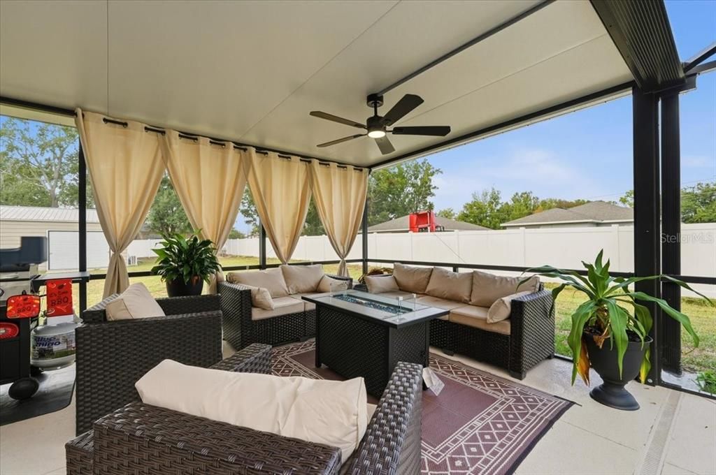 待售: $768,000 (4 贝兹, 2 浴室, 1897 平方英尺)