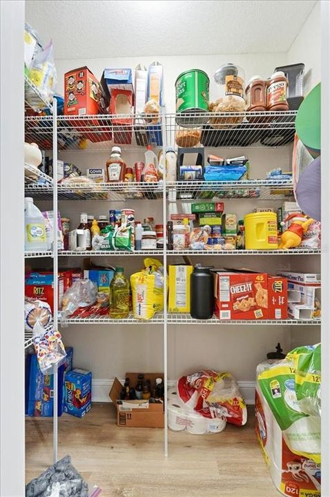 待售: $768,000 (4 贝兹, 2 浴室, 1897 平方英尺)