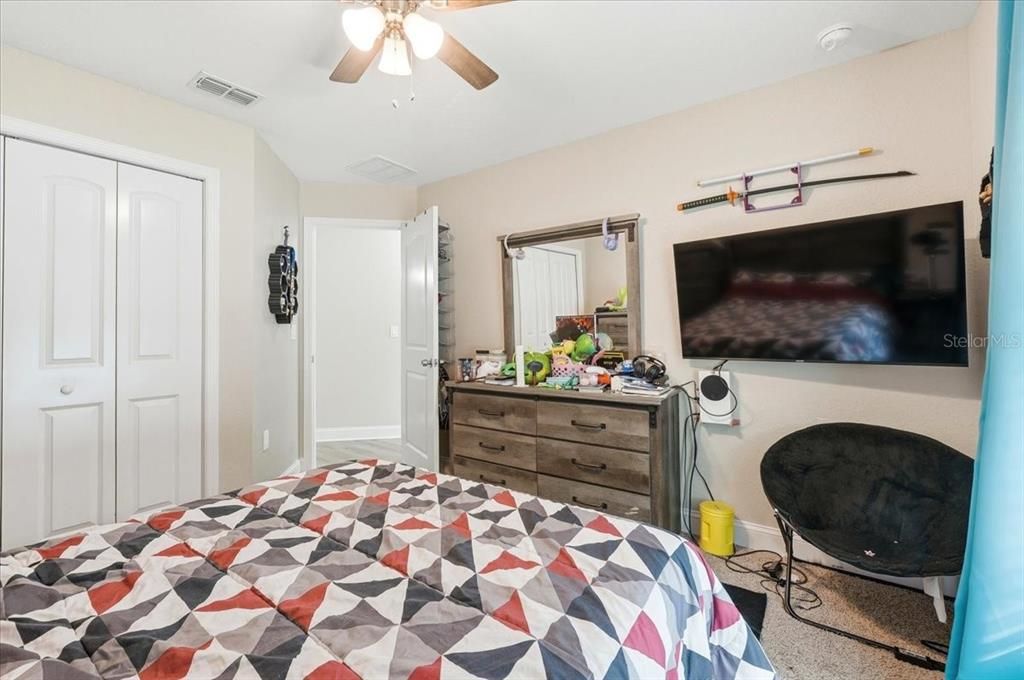 待售: $768,000 (4 贝兹, 2 浴室, 1897 平方英尺)