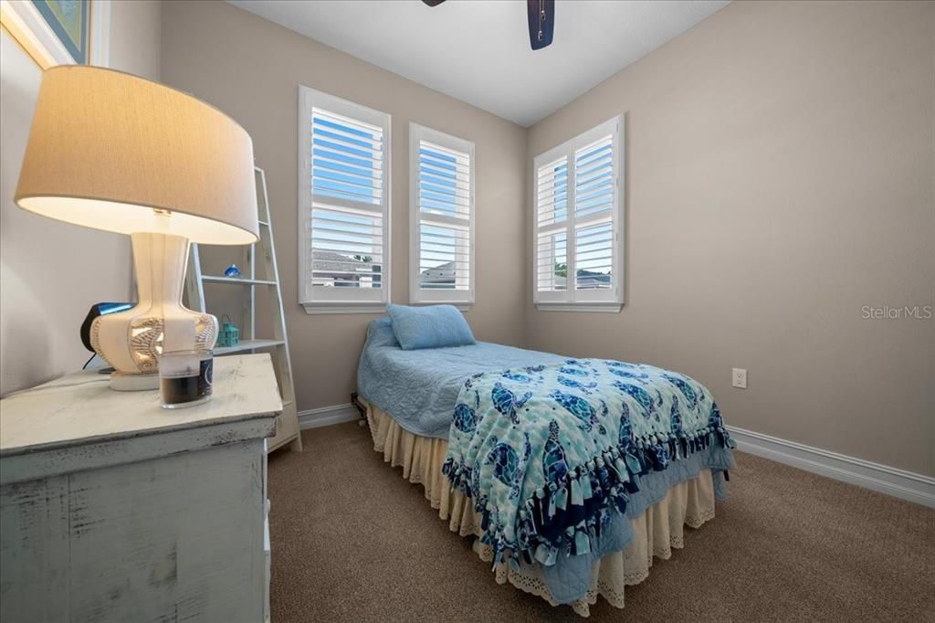 For Sale: $235,000 (2 beds, 2 baths, 1318 Square Feet)