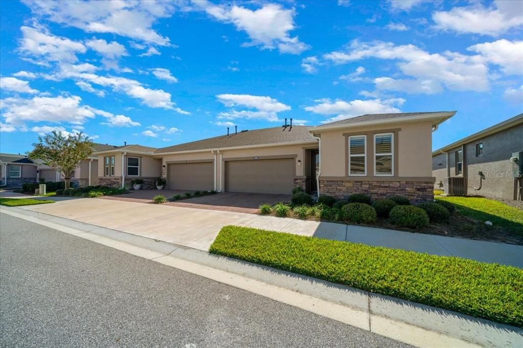 For Sale: $235,000 (2 beds, 2 baths, 1318 Square Feet)