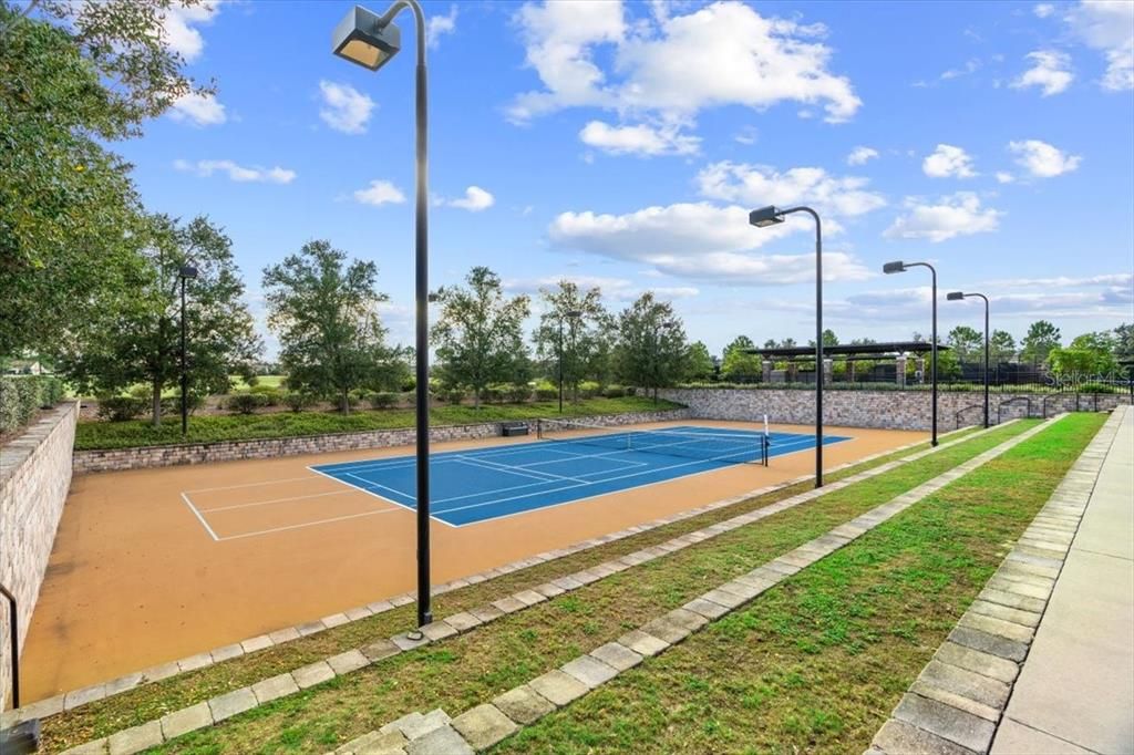 For Sale: $235,000 (2 beds, 2 baths, 1318 Square Feet)