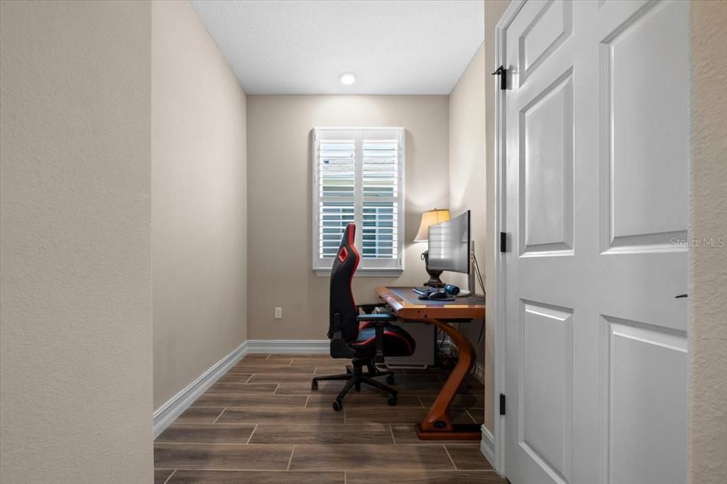 For Sale: $235,000 (2 beds, 2 baths, 1318 Square Feet)