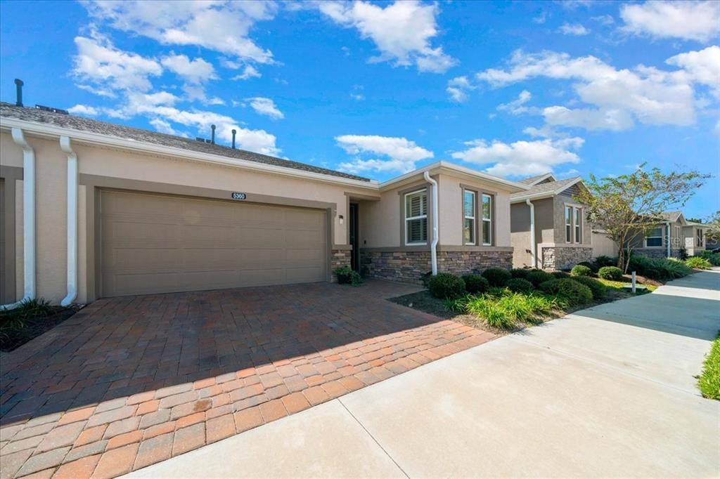 For Sale: $235,000 (2 beds, 2 baths, 1318 Square Feet)