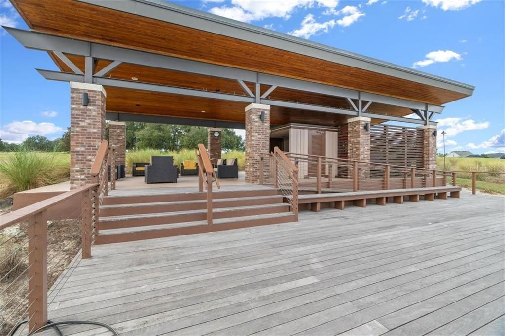 For Sale: $235,000 (2 beds, 2 baths, 1318 Square Feet)