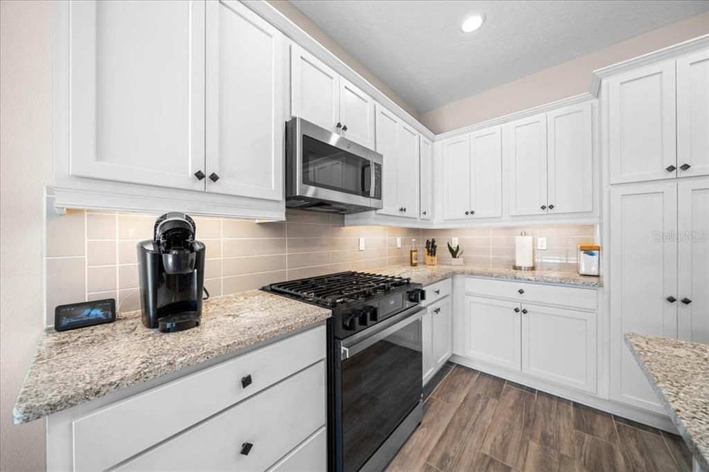 For Sale: $235,000 (2 beds, 2 baths, 1318 Square Feet)