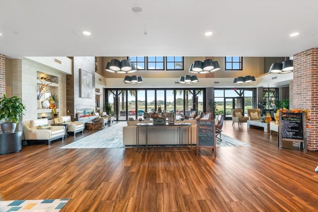 For Sale: $235,000 (2 beds, 2 baths, 1318 Square Feet)