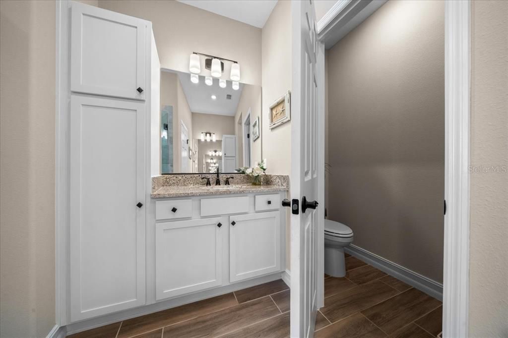 For Sale: $235,000 (2 beds, 2 baths, 1318 Square Feet)