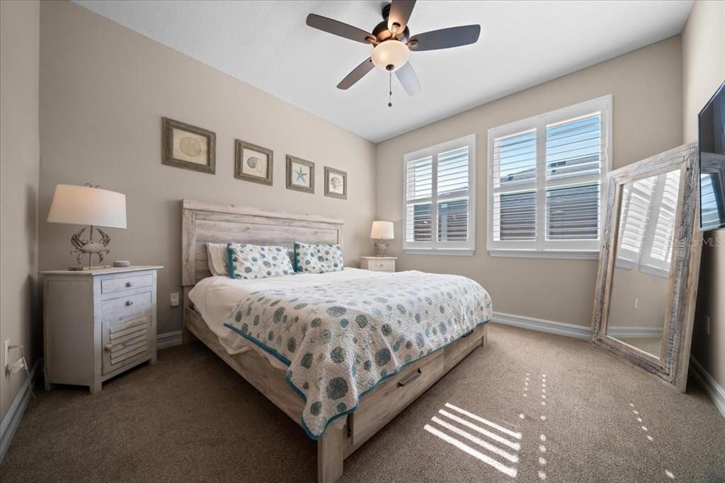 For Sale: $235,000 (2 beds, 2 baths, 1318 Square Feet)