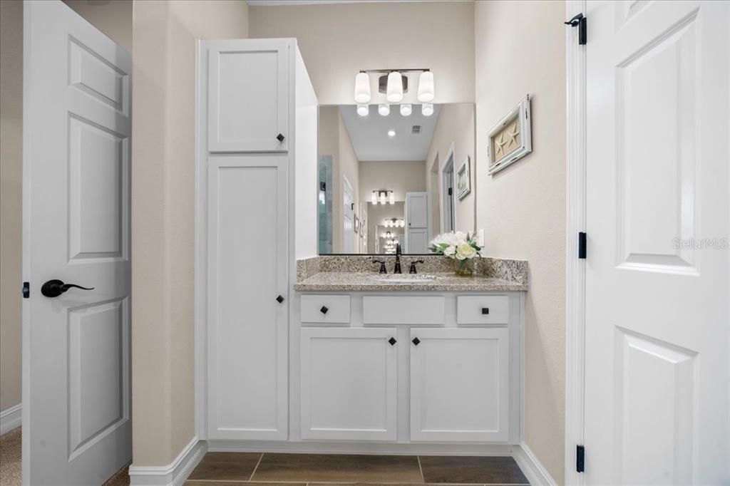 For Sale: $235,000 (2 beds, 2 baths, 1318 Square Feet)