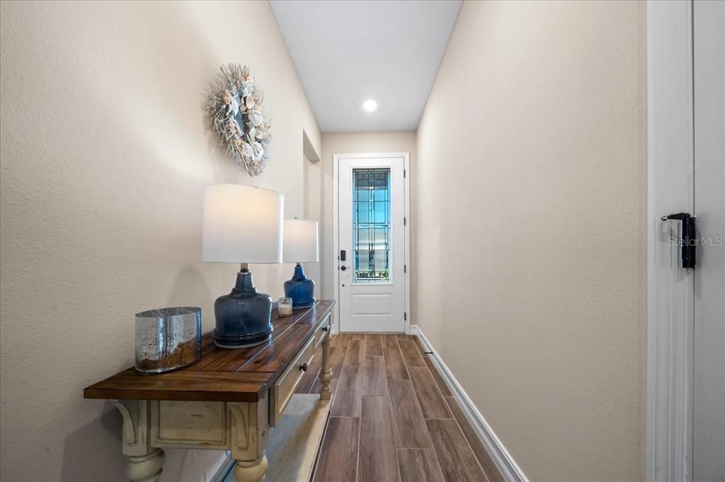 For Sale: $235,000 (2 beds, 2 baths, 1318 Square Feet)