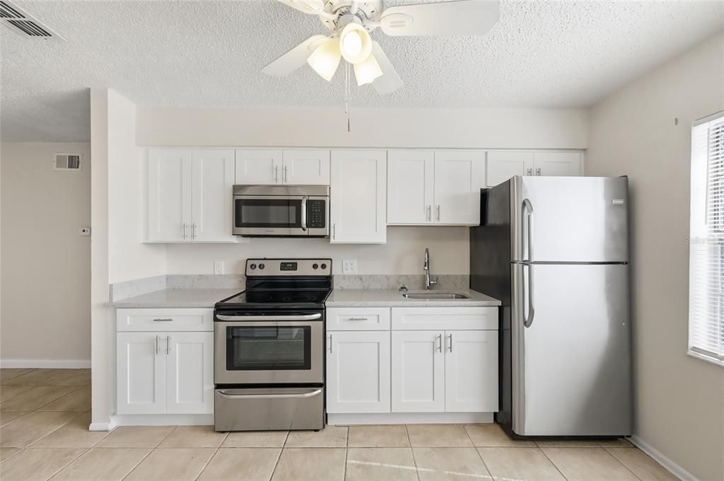 For Sale: $525,000 (2 beds, 1 baths, 784 Square Feet)