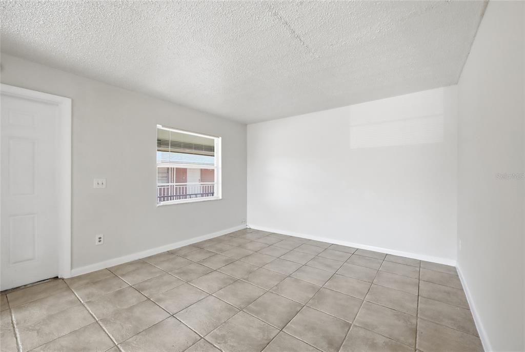 For Sale: $525,000 (2 beds, 1 baths, 784 Square Feet)