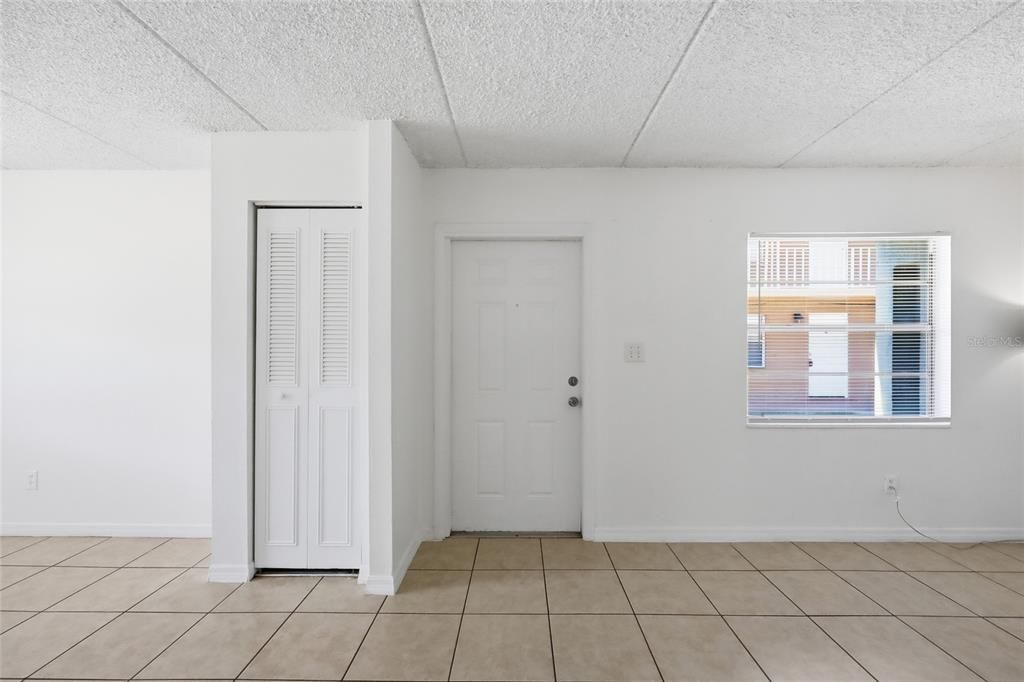 For Sale: $525,000 (2 beds, 1 baths, 784 Square Feet)