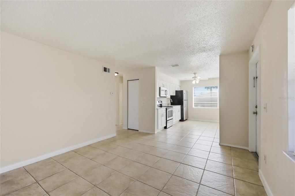 For Sale: $525,000 (2 beds, 1 baths, 784 Square Feet)