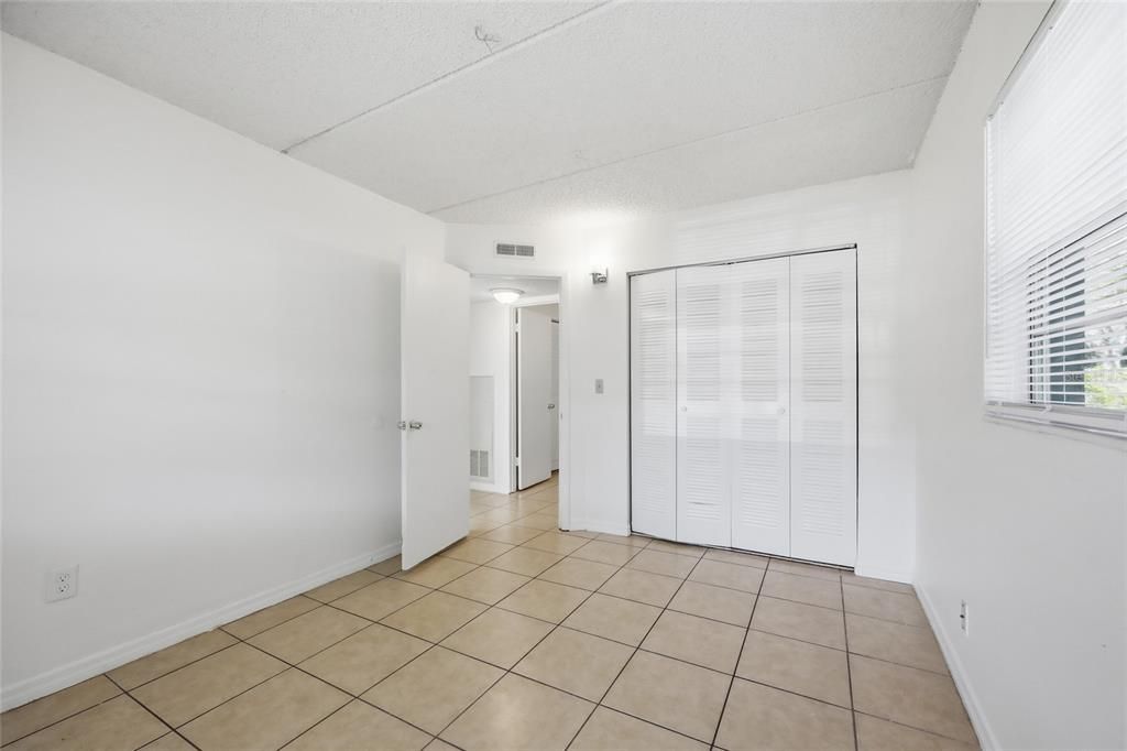 For Sale: $525,000 (2 beds, 1 baths, 784 Square Feet)