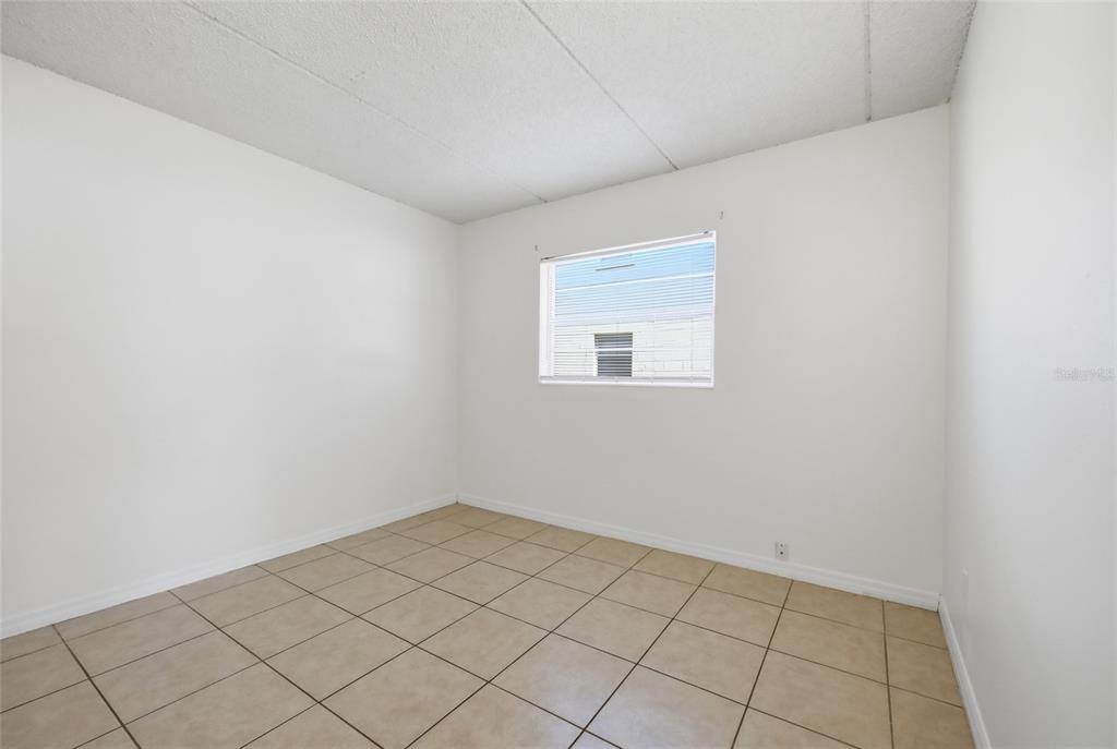 For Sale: $525,000 (2 beds, 1 baths, 784 Square Feet)