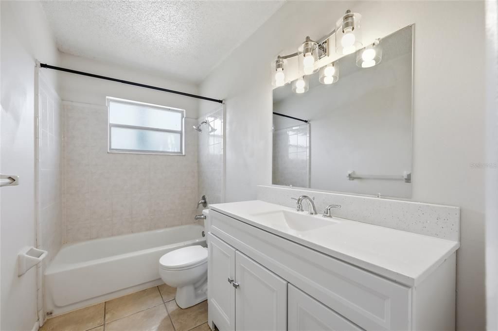 For Sale: $525,000 (2 beds, 1 baths, 784 Square Feet)