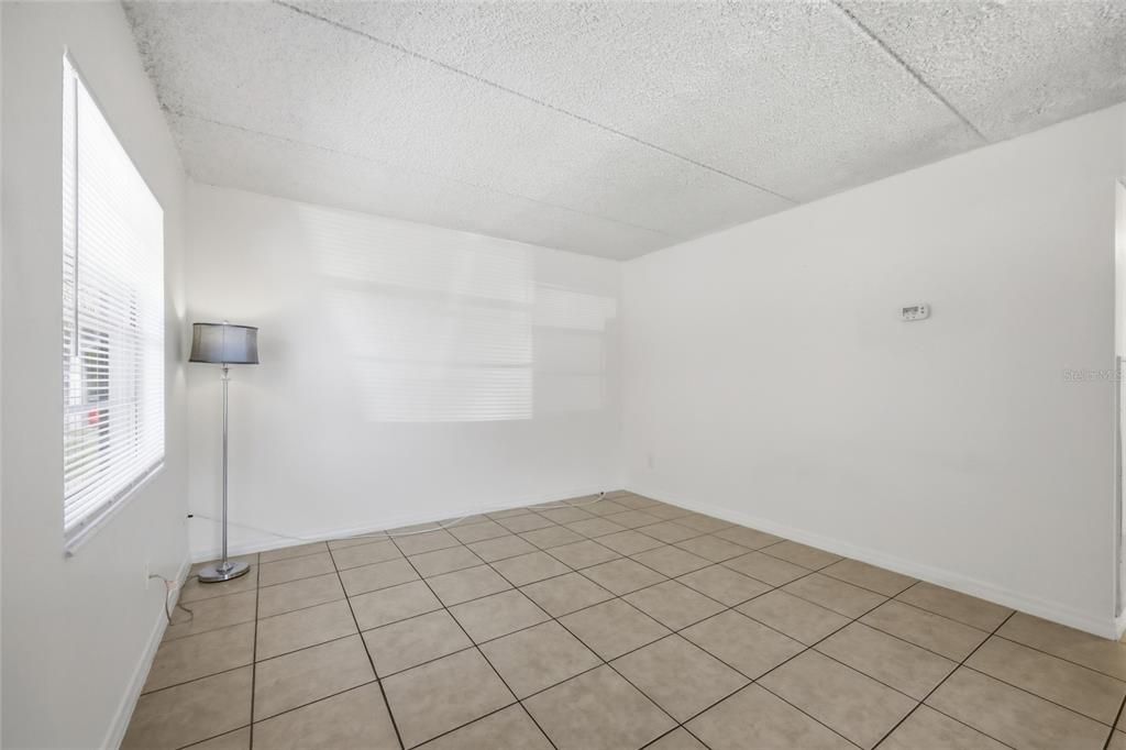 For Sale: $525,000 (2 beds, 1 baths, 784 Square Feet)