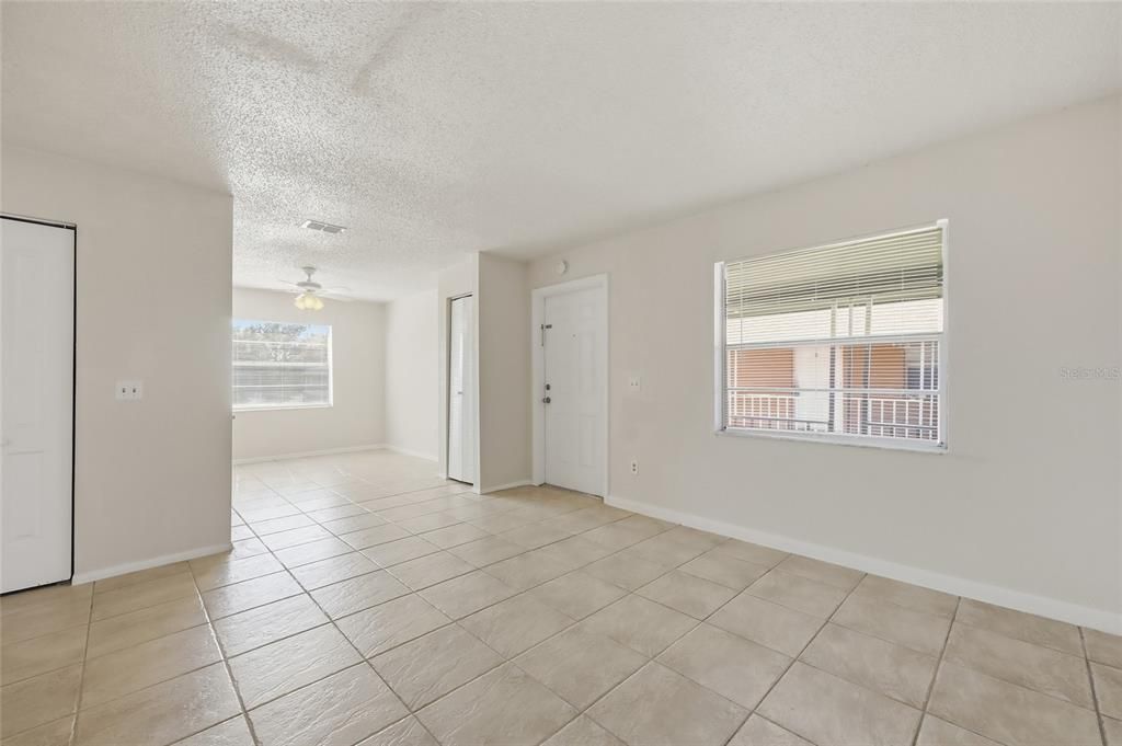 For Sale: $525,000 (2 beds, 1 baths, 784 Square Feet)