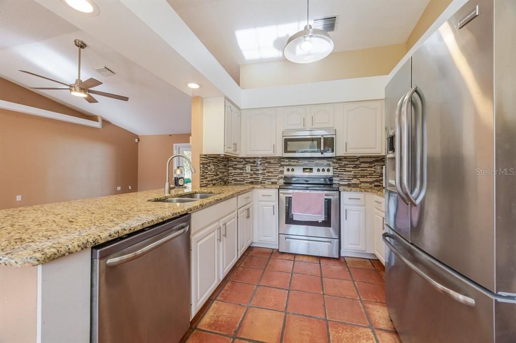 Active With Contract: $500,000 (3 beds, 2 baths, 1608 Square Feet)