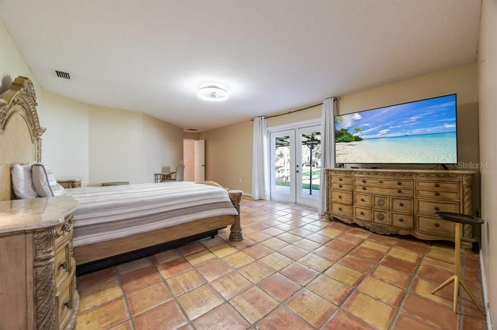 Active With Contract: $500,000 (3 beds, 2 baths, 1608 Square Feet)