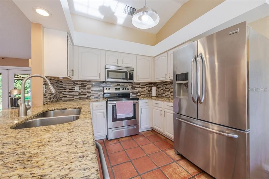 Active With Contract: $500,000 (3 beds, 2 baths, 1608 Square Feet)