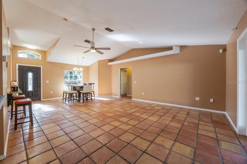 Active With Contract: $500,000 (3 beds, 2 baths, 1608 Square Feet)