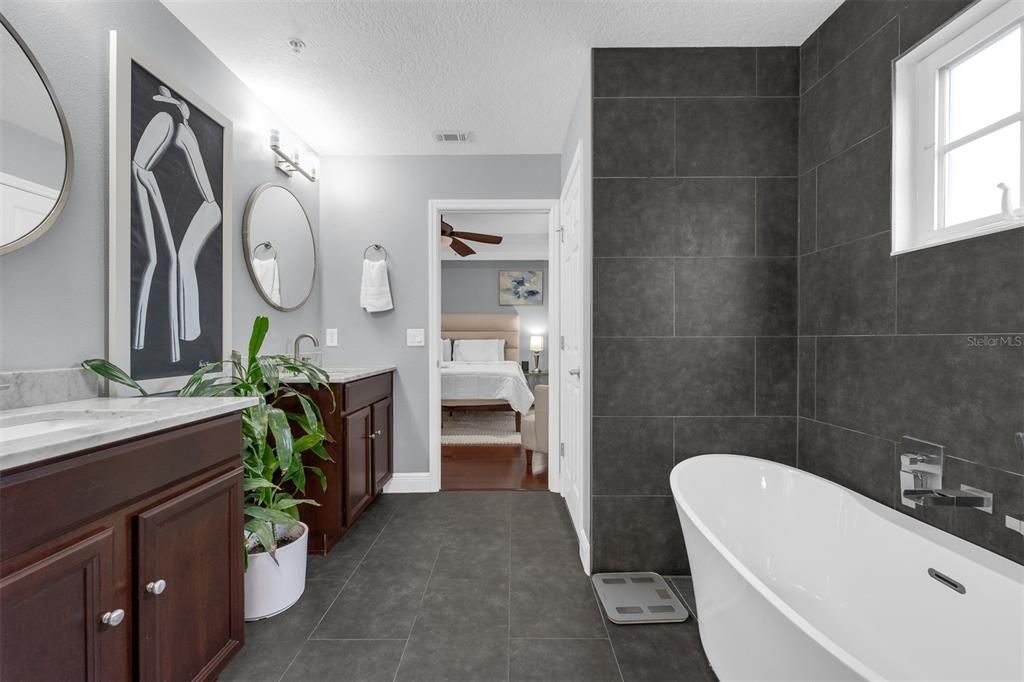 For Sale: $748,500 (3 beds, 2 baths, 1740 Square Feet)