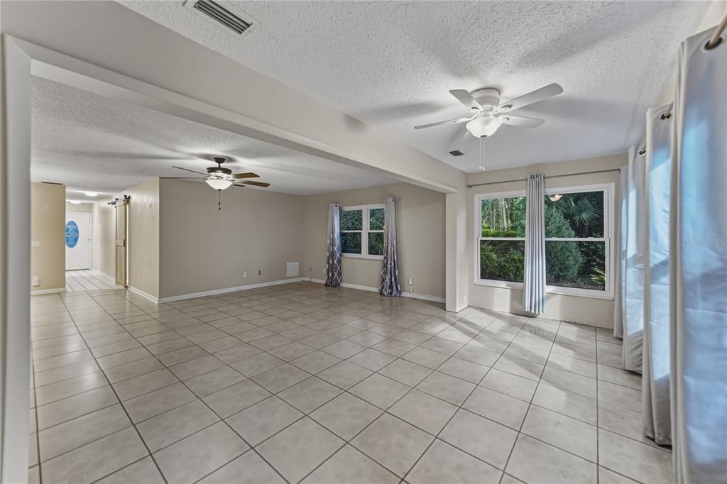 待售: $164,900 (3 贝兹, 2 浴室, 1617 平方英尺)