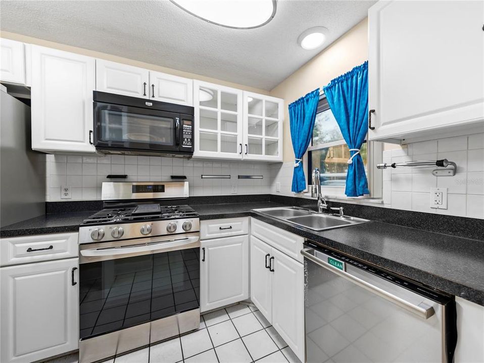 待售: $164,900 (3 贝兹, 2 浴室, 1617 平方英尺)