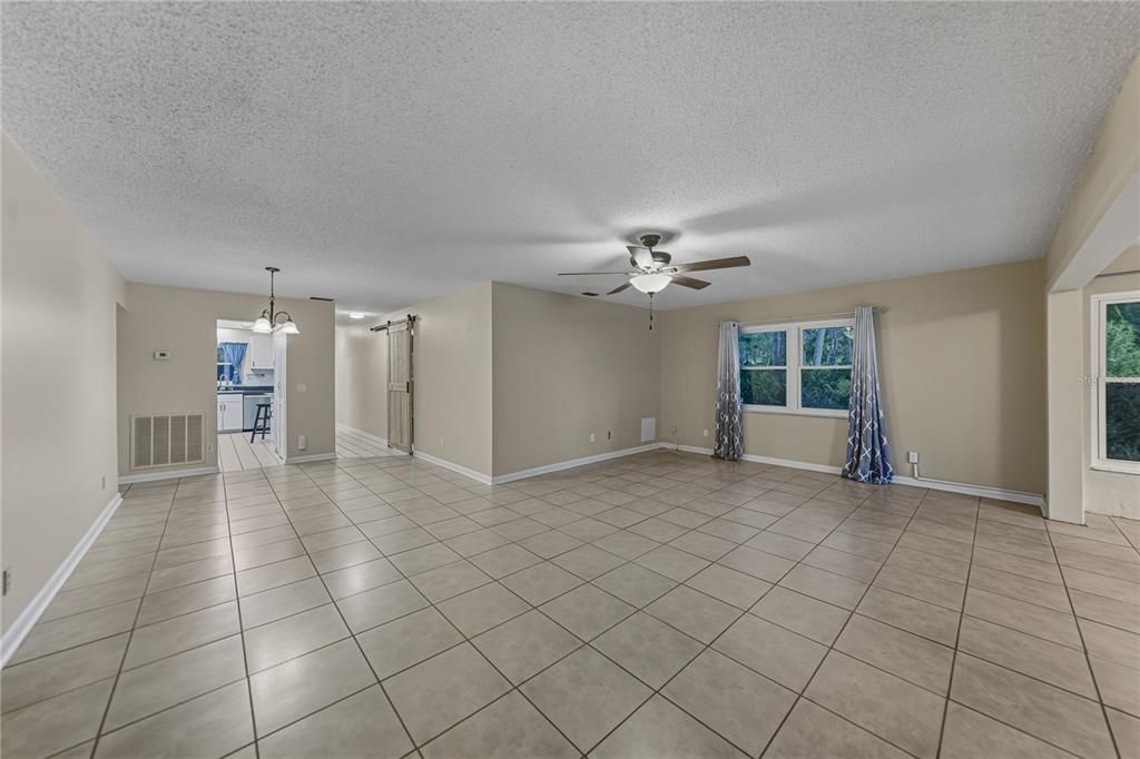 待售: $164,900 (3 贝兹, 2 浴室, 1617 平方英尺)