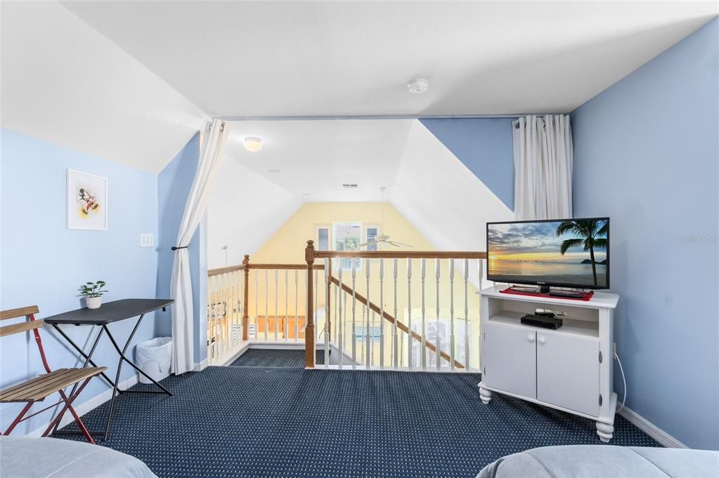 For Sale: $217,500 (1 beds, 1 baths, 1175 Square Feet)