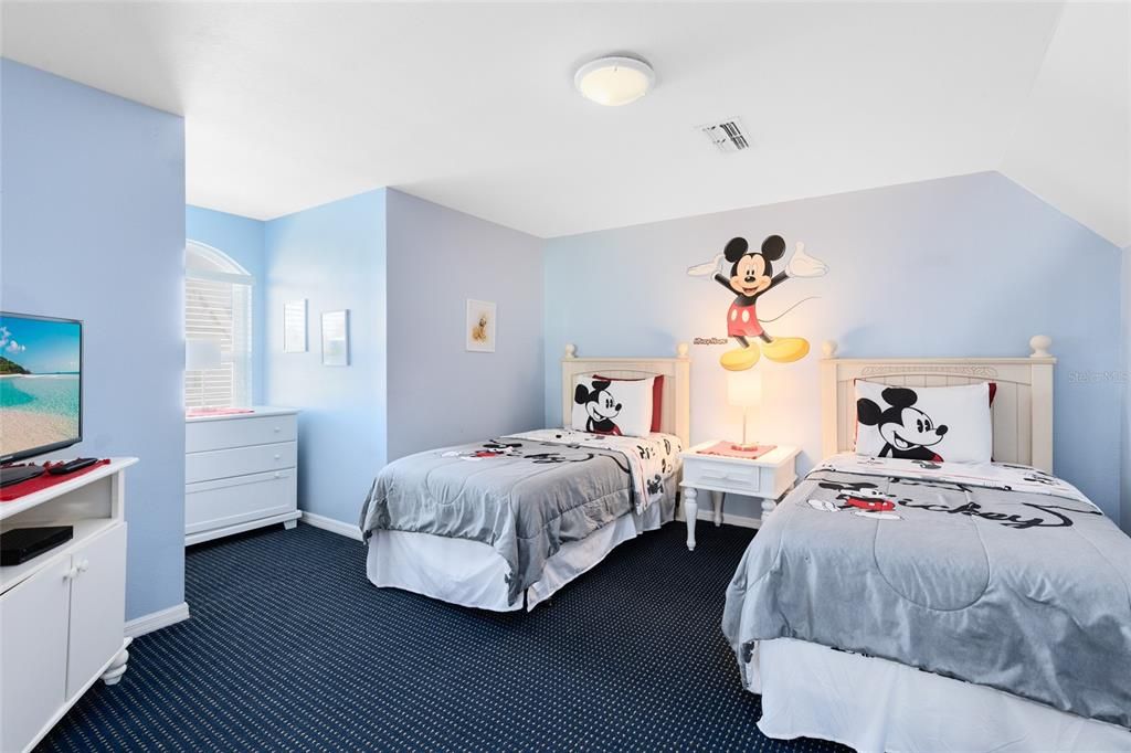 For Sale: $217,500 (1 beds, 1 baths, 1175 Square Feet)