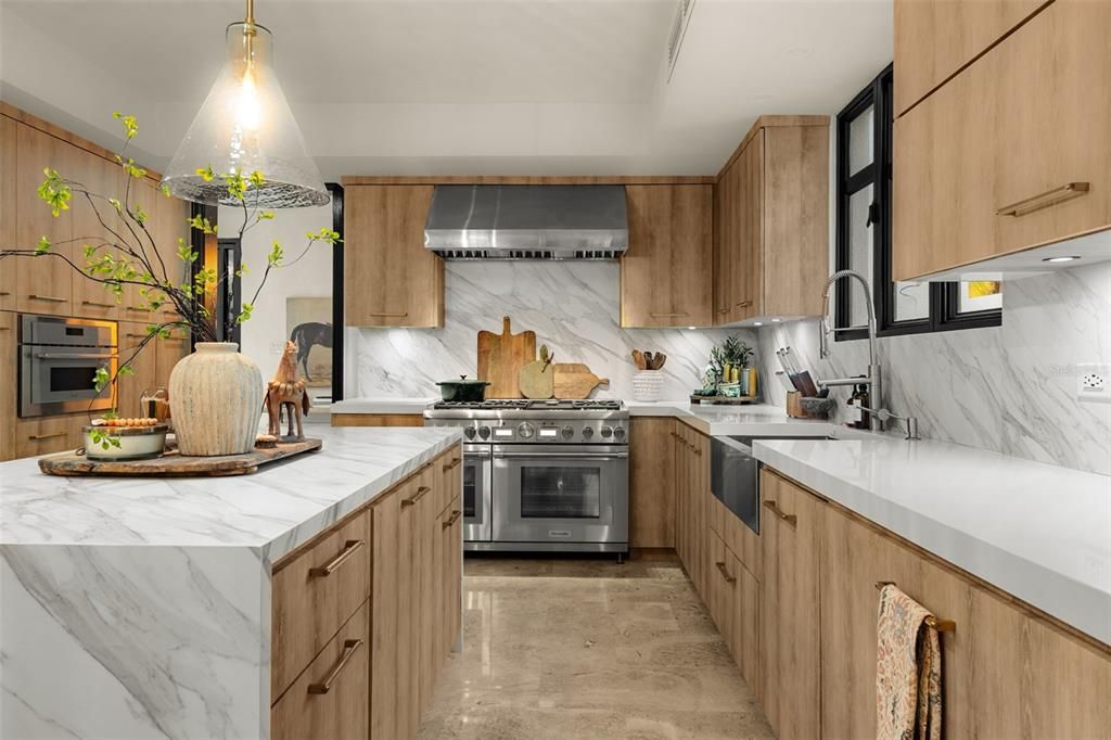 待售: $6,300,000 (5 贝兹, 5 浴室, 4163 平方英尺)