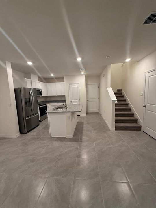 For Rent: $2,200 (3 beds, 2 baths, 1551 Square Feet)