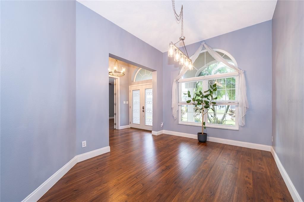 En Venta: $590,000 (4 camas, 3 baños, 2494 Pies cuadrados)