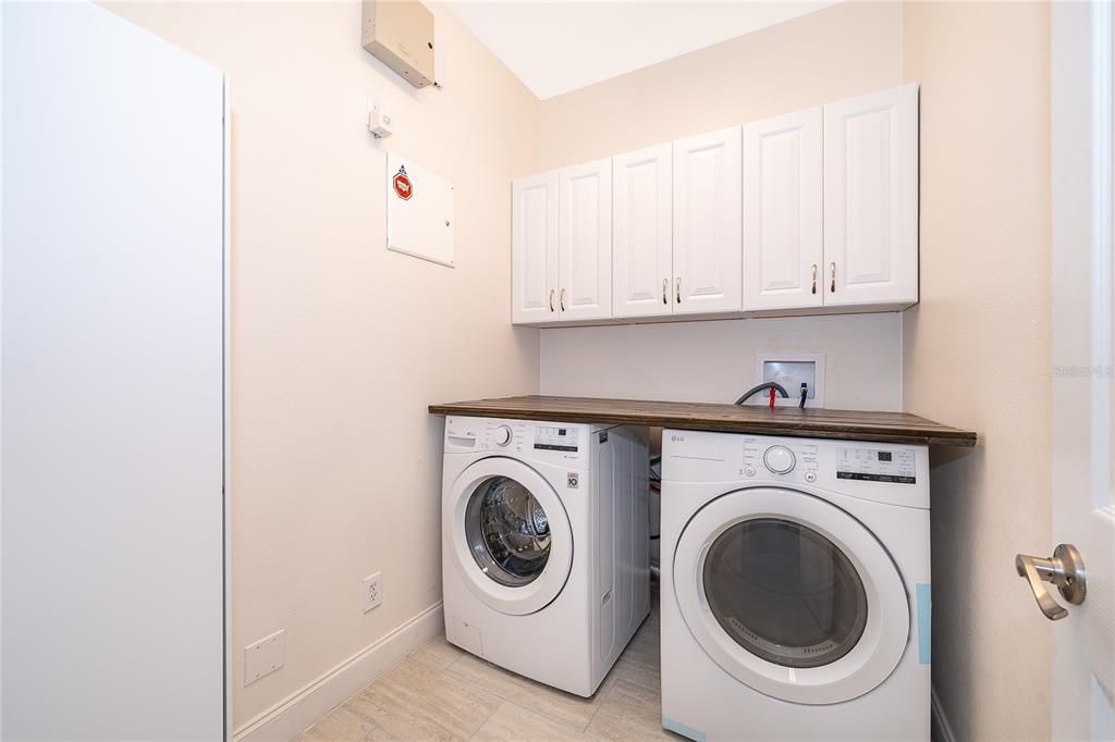 En Venta: $590,000 (4 camas, 3 baños, 2494 Pies cuadrados)