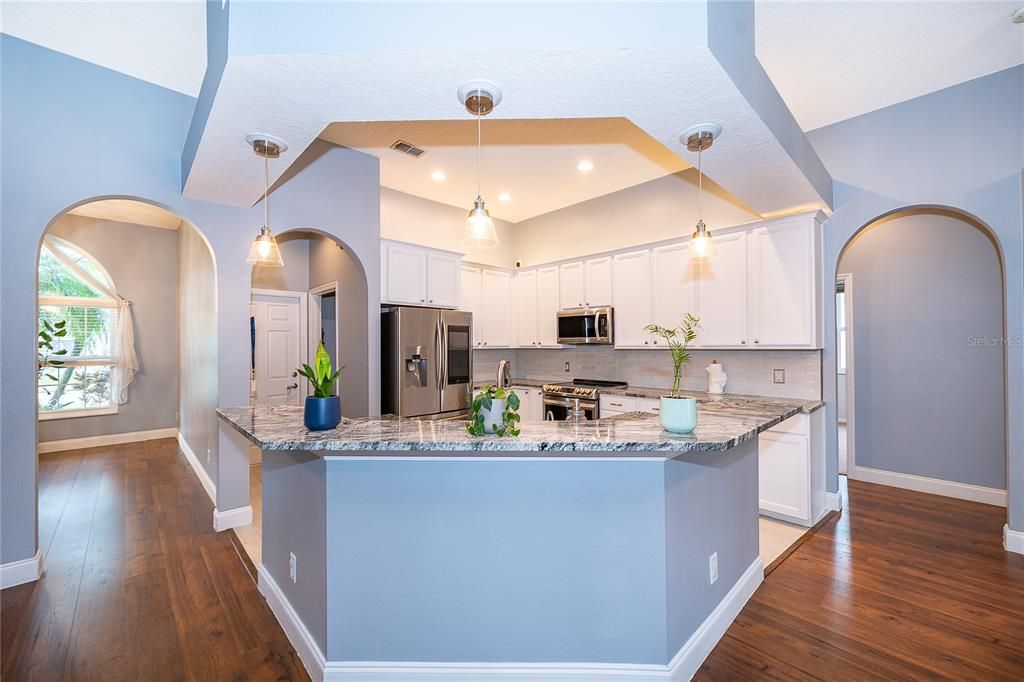 En Venta: $590,000 (4 camas, 3 baños, 2494 Pies cuadrados)