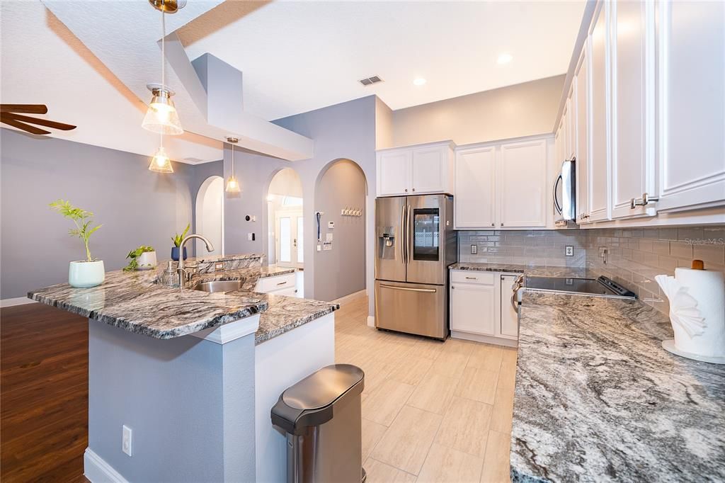 En Venta: $590,000 (4 camas, 3 baños, 2494 Pies cuadrados)