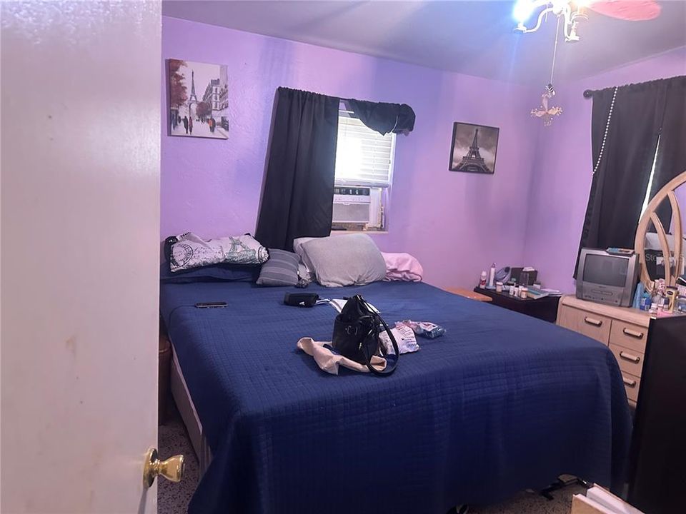 На продажу: $190,000 (2 спален, 2 ванн, 1270 Квадратных фут)