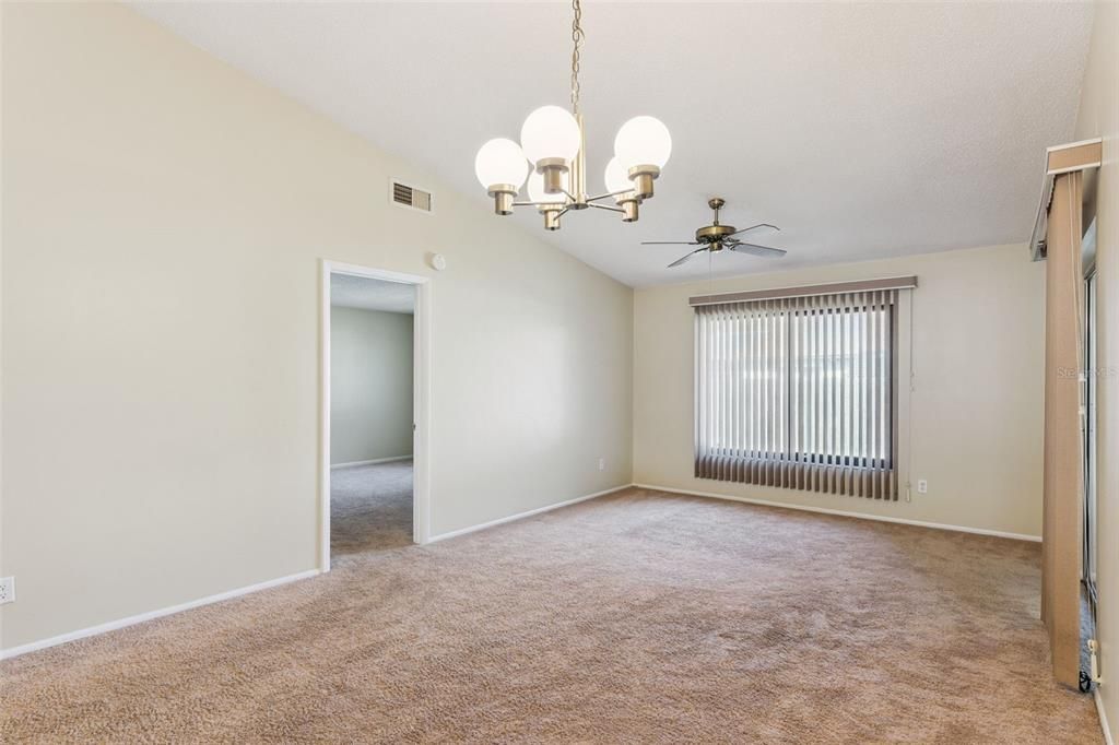 待售: $242,000 (2 贝兹, 2 浴室, 1020 平方英尺)