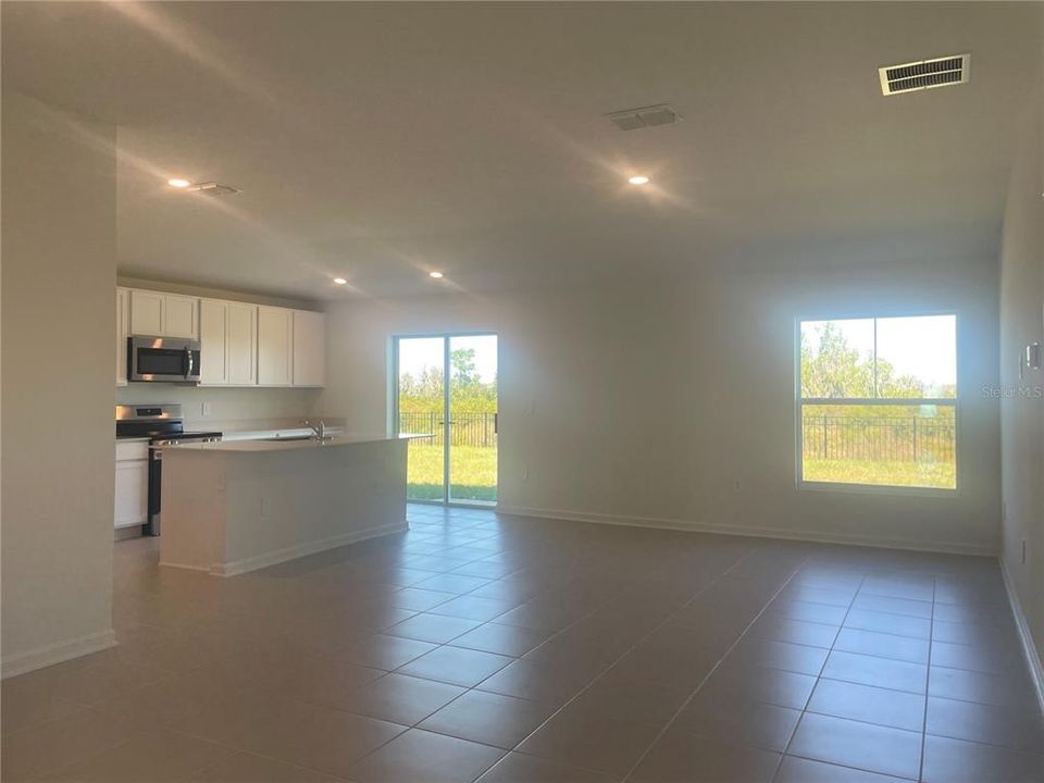 For Rent: $2,200 (3 beds, 2 baths, 1487 Square Feet)