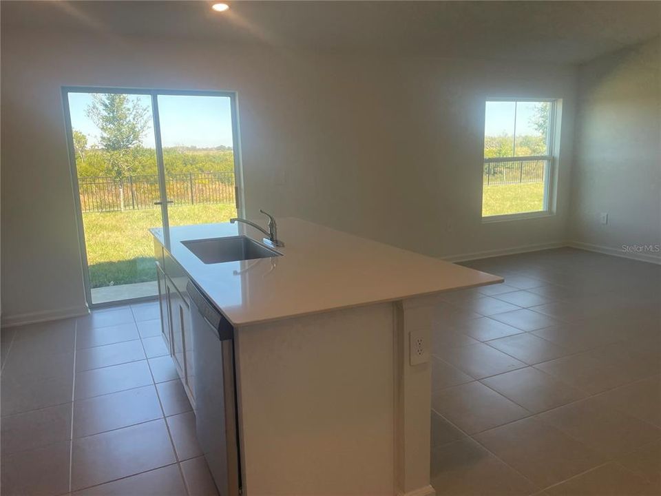 For Rent: $2,200 (3 beds, 2 baths, 1487 Square Feet)