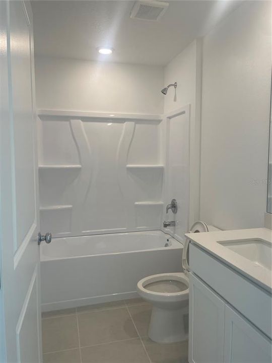 For Rent: $2,200 (3 beds, 2 baths, 1487 Square Feet)