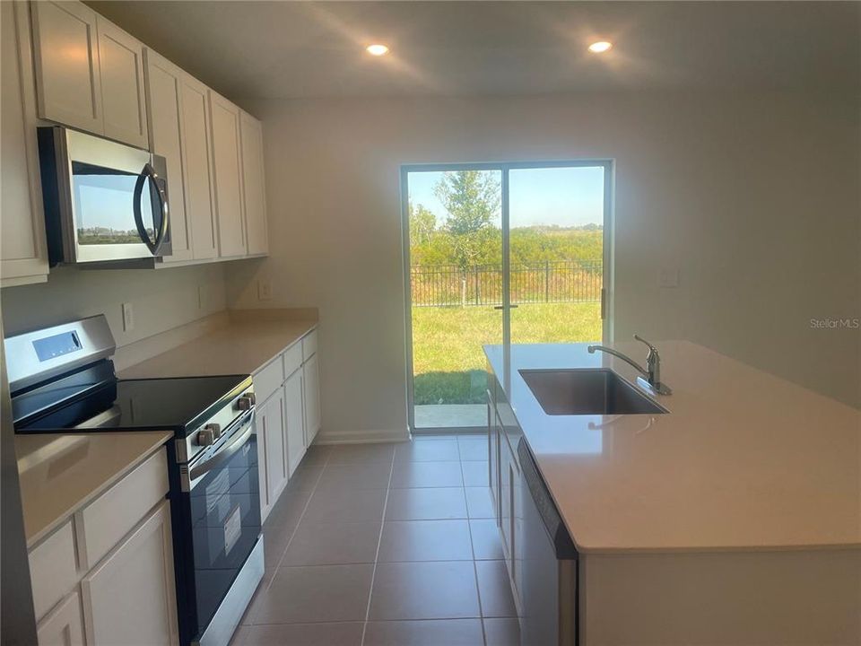 For Rent: $2,200 (3 beds, 2 baths, 1487 Square Feet)