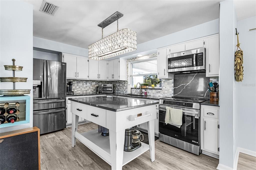 待售: $499,897 (2 贝兹, 2 浴室, 1200 平方英尺)