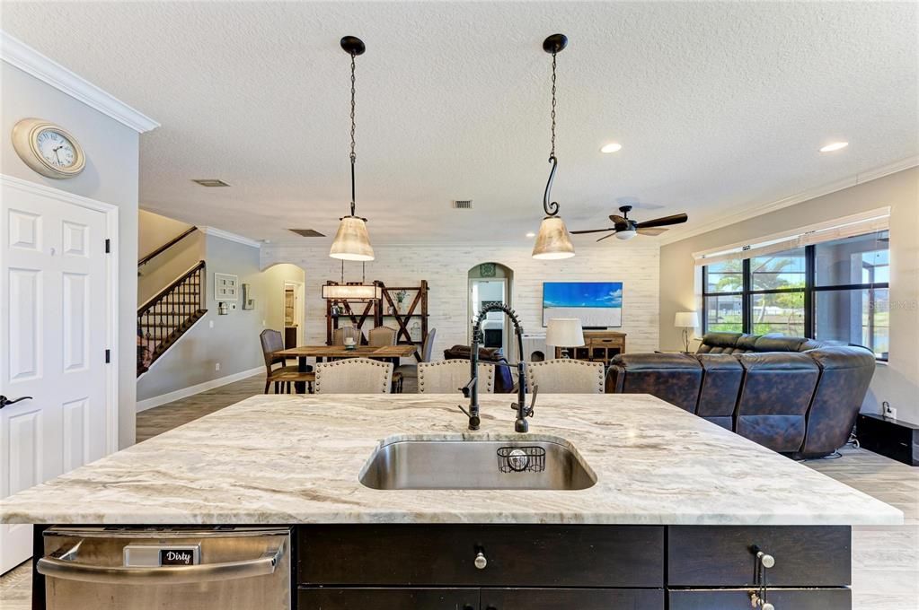 For Sale: $825,000 (5 beds, 4 baths, 3118 Square Feet)