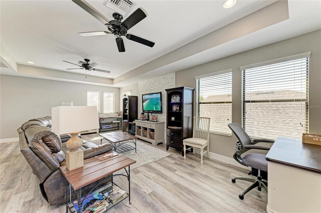 For Sale: $825,000 (5 beds, 4 baths, 3118 Square Feet)